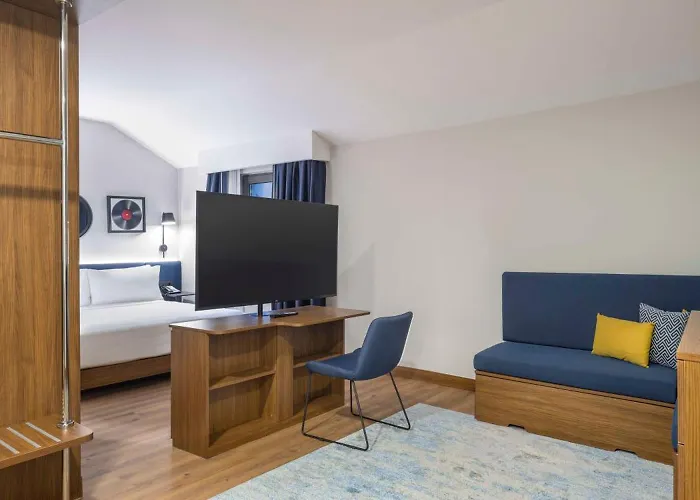 Hampton By Hilton Istanbul Airport, Arnavutkoy Отель