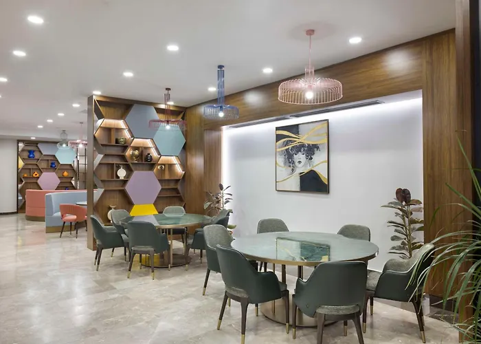 Hampton By Hilton Istanbul Airport, Arnavutkoy Отель